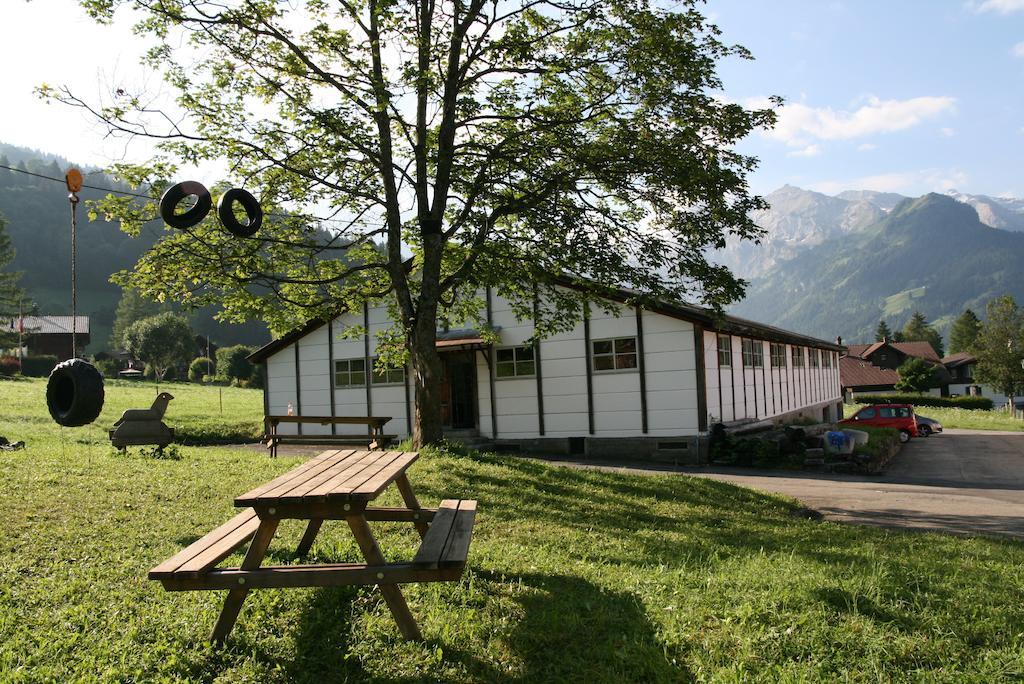 Mountain Lodge Backpackercamp Lenk Exterior photo